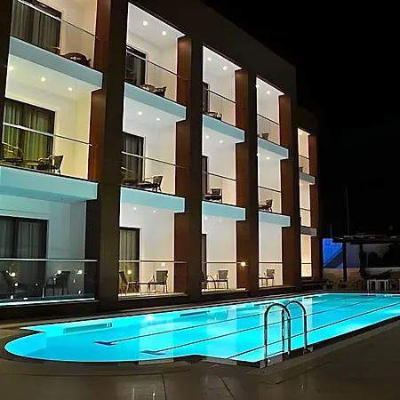 Hotel Turiya &